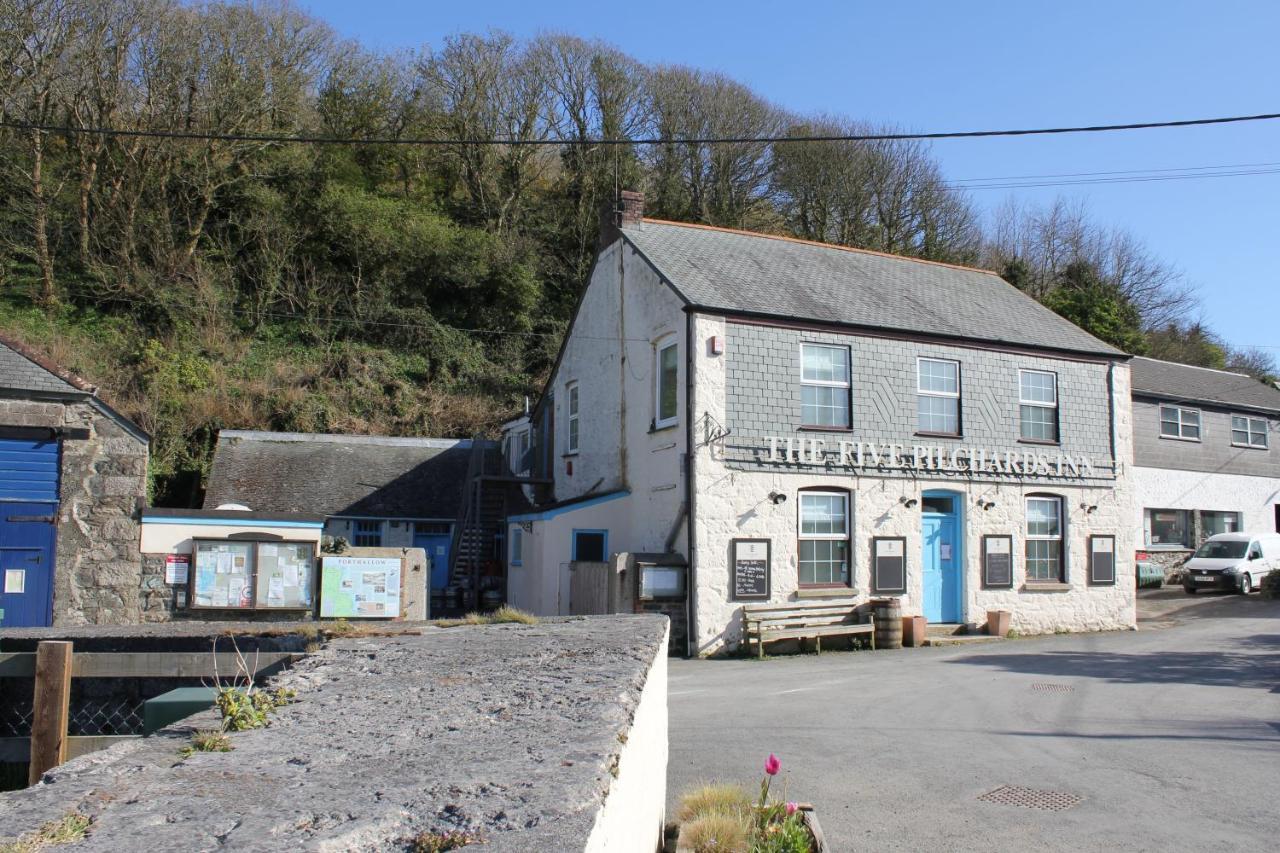The Five Pilchards Inn Helston Exterior foto